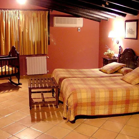 Casa Grande De 3* El Burgo